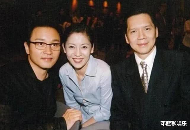 张国荣■踢向华强椅子，扬言“你再敢打她，我就在香港找人搞你”，硬气的张国荣