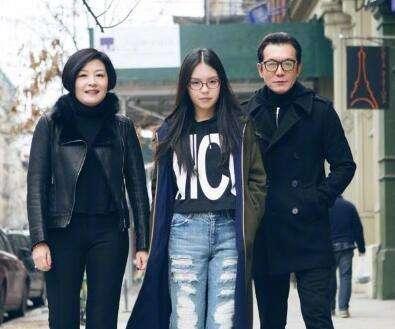 李咏■央视主持李咏真正死因揭露，美国病逝1年后，妻子患病，女儿被骂
