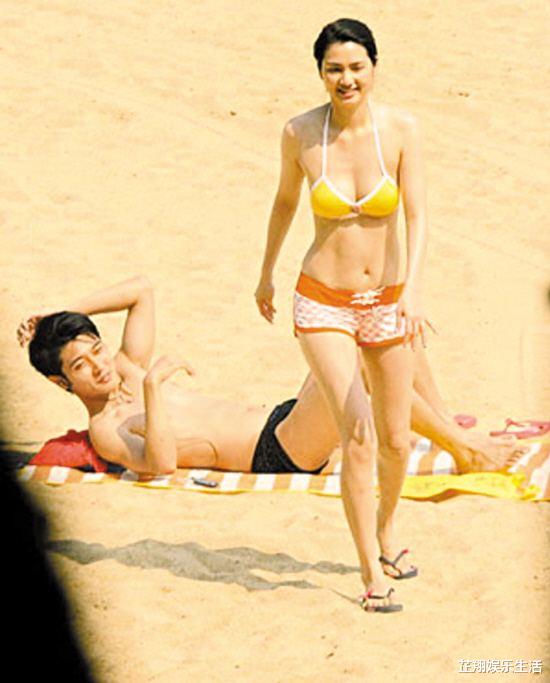 #洪欣#48岁洪欣真人长啥样?当看到生图下的颜值,网友:替张丹峰捏把汗