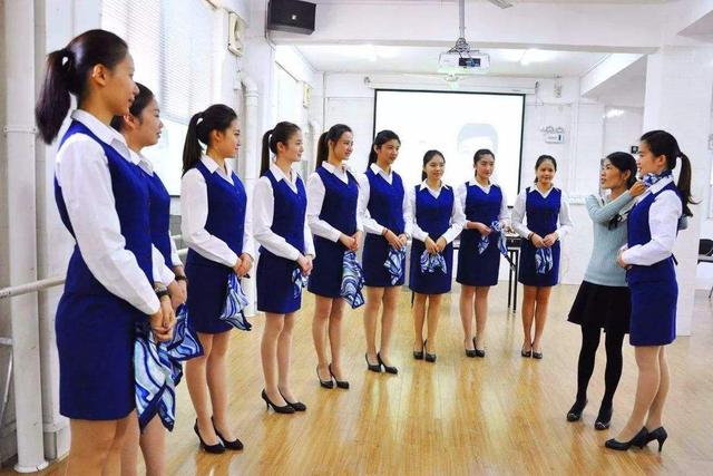 市场营销|这2个大学专业已经“没落”,建议不要报考,前景令人担忧