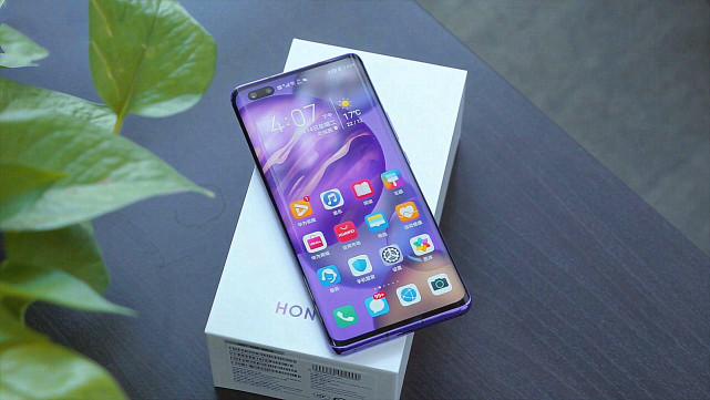 华为荣耀|荣耀30Pro很强，荣耀V30Pro却依旧受宠，这是为什么呢？