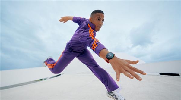 [智能手表]华为新手表 GT2e可连用两周，市场上户外+续航还有谁能一战？