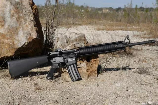 突击步枪:世界上最先进、科幻的XM8突击步枪,为何遭美军无情抛弃?