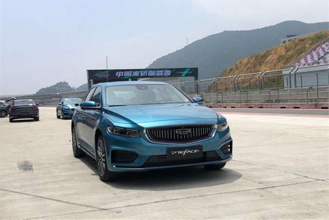 轿车|李书福又憋大招!长近4米8,比雅阁更气派,下半年就上市