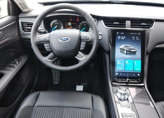 福特金牛座|存款25万，别克君越和福特金牛座如何选？车主：一对比就知道了