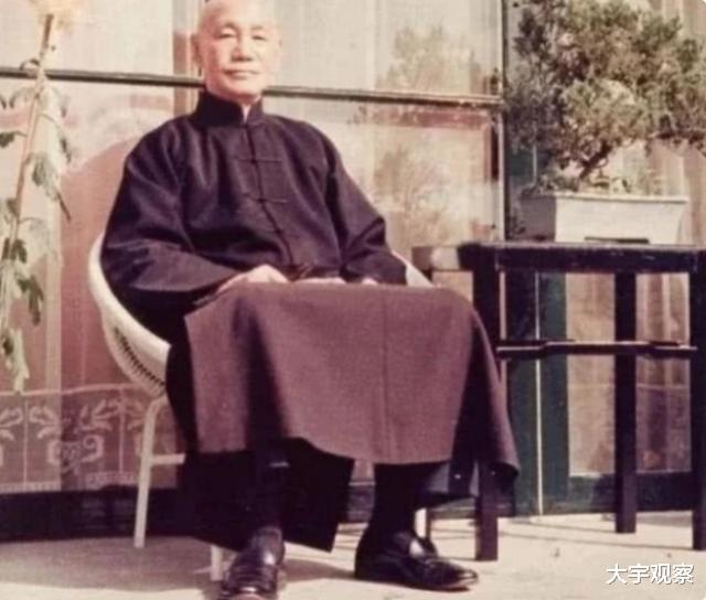 蒋介石|蒋介石败退台湾时,究竟还剩多少军事力量?说了你别不信