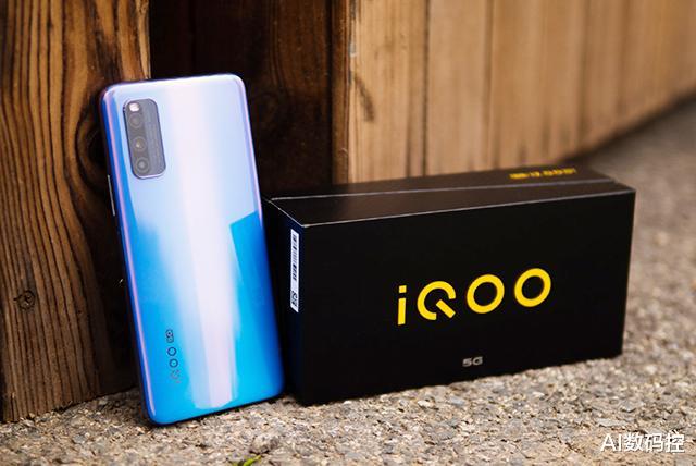 「旗舰机」预算2000左右，三款定位中端手机，买了不会亏