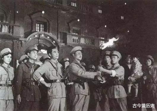 [周士第]当年他是师长，27年后成上将，手下排长成大将，连长成元帅