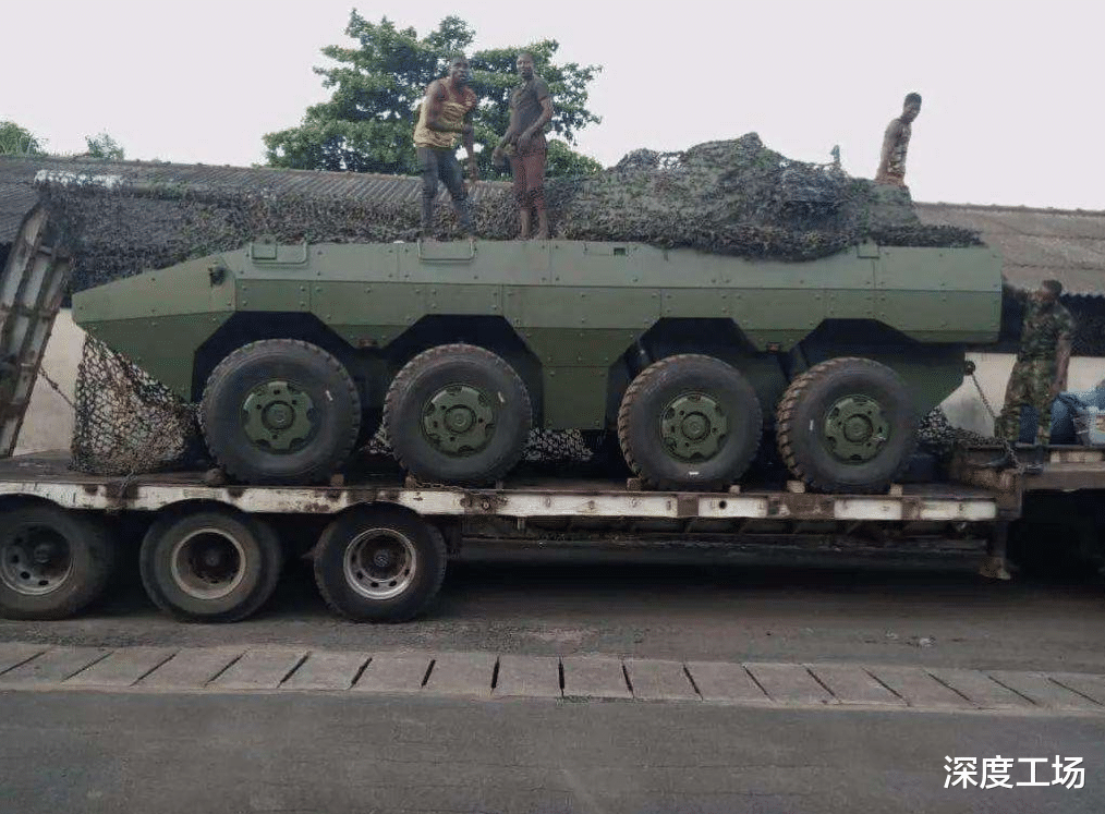 ▲中国造轮式突击炮非洲草原，猎杀武装皮卡：一天击毙上百武装分子