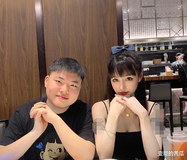 「Uzi」UZI正式宣布退役，文案太感人，女友透露：是他一个个字码出来的