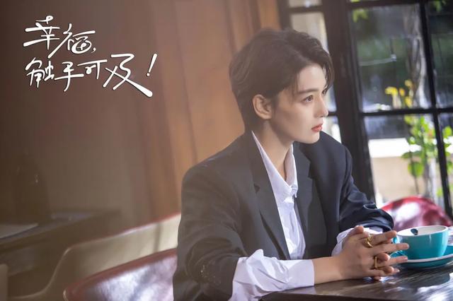 『短发』有种霸气叫张馨予剪短发，男人都“眼红”，穿衣打扮太可了