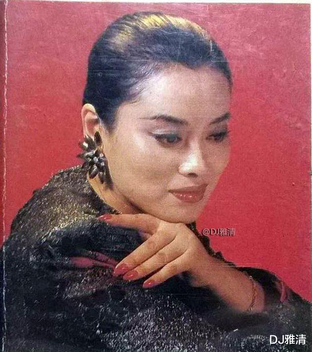 「毛阿敏」毛阿敏和张勇,昔日恋人分手后,差别的确有点大,一个成巨星,一个成了商人