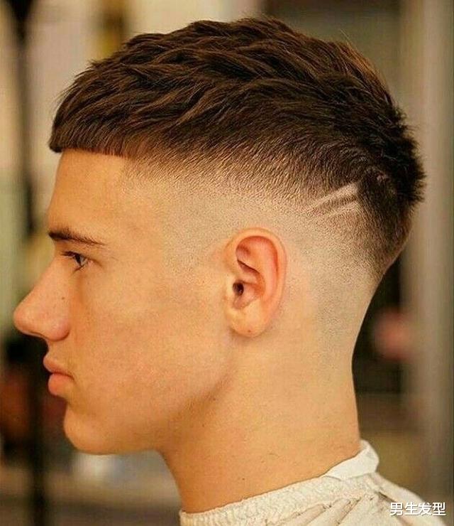 『发型』男士夏季发型别乱剪，这9款造型干净帅气，很有精神