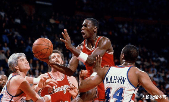 『迈克尔·乔丹』乔丹为啥不是状元？原因很简单，84届再选一万次他也是状元！