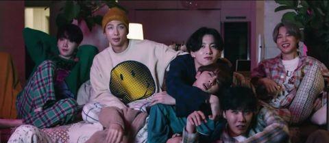 枪花|BTS防弹少年团田柾国执导新歌上线，不到一小时观看人次破千万