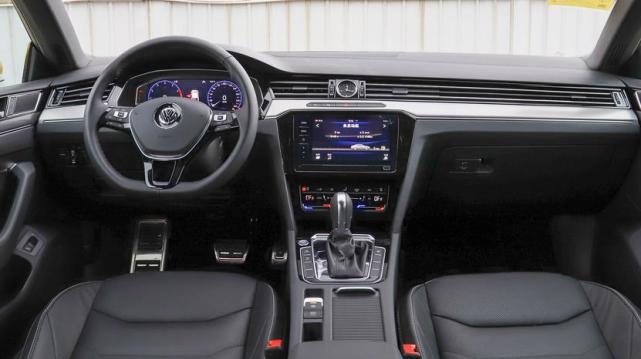 大众CC|为了销量直降5.1万,无框车门,2.0T+7DCT,买啥雅阁、凯美瑞