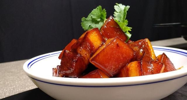 胆固醇|胆固醇高的不止肥肉，这3类食物，多吃一口都不行，不然血脂飙升