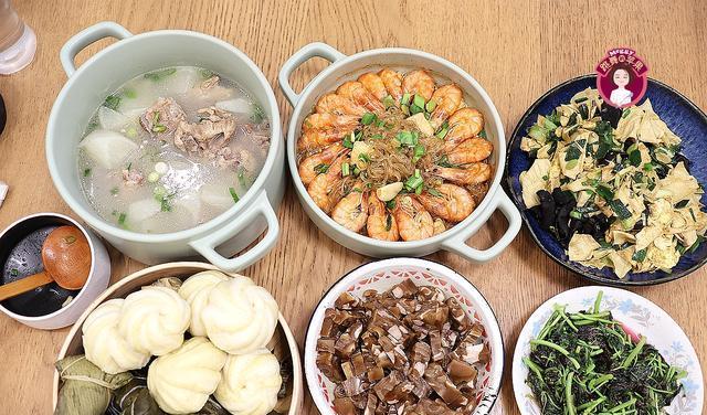 『豆腐』这位高考生妈妈好赞，一大桌晚餐精心做，第2道菜有滋有味像朵花