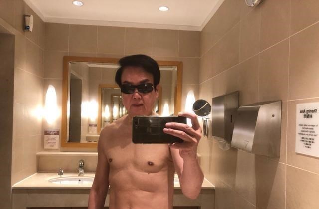 「健身」矫健的73岁郑少秋，FIT爆的74岁黄百鸣，健身训练真的能抗衰老