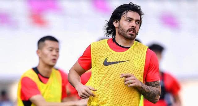 『国足』高拉特归化进程遇到阻碍,一旦失败,国足冲击世界杯梦想或将破灭