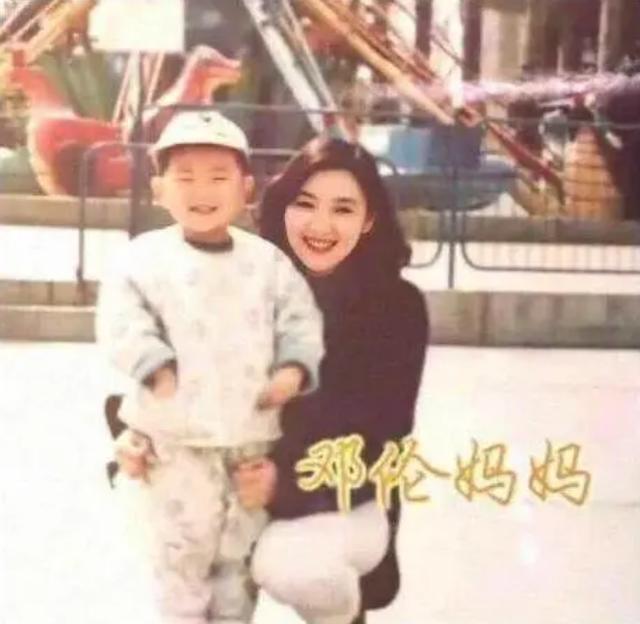 邓伦|有种\遗传\叫邓伦, 妈妈才是高颜值, 儿子只遗传\括号唇\就帅到犯规