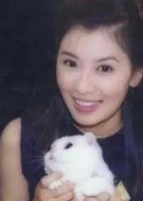 贾静雯|18岁拔掉父亲呼吸机,两次未婚先孕,如今的她怎么样了?