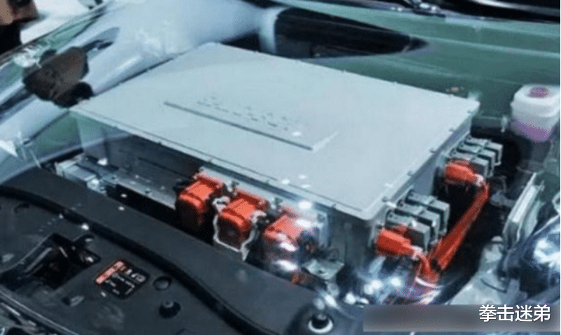 新车|第1批新能源要换电池了，看到价格后，车主：还不如买新车！
