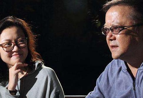 王刚|时隔14年，当年为60岁王刚生下一子的“娇妻”郑艳东，如今幸福吗