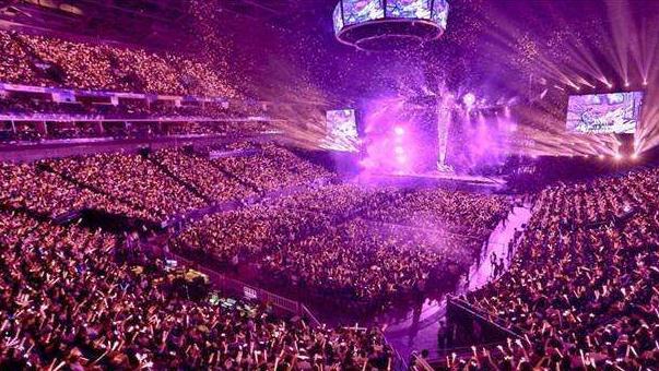 演唱会|歌手开过最惨的演唱会：用黑布把座位盖住，冒充观众