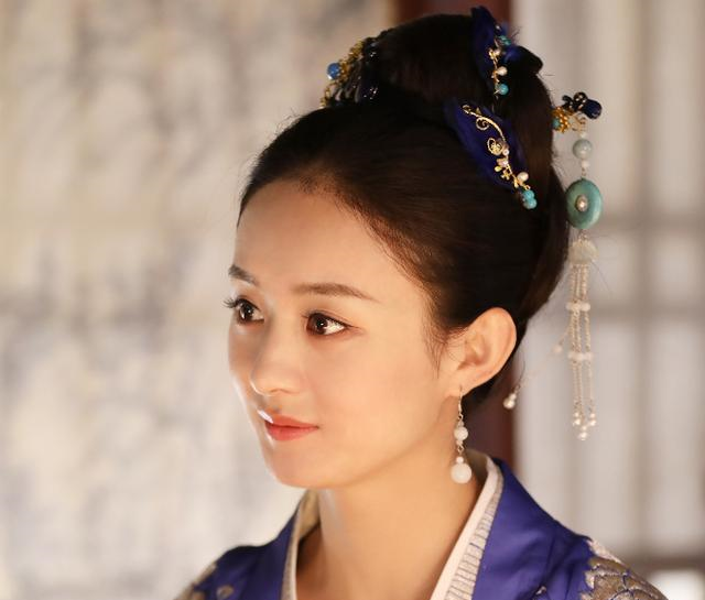 赵丽颖|赵丽颖由“小赵”向“赵姐”转型，她能否成为85花的顶梁柱？