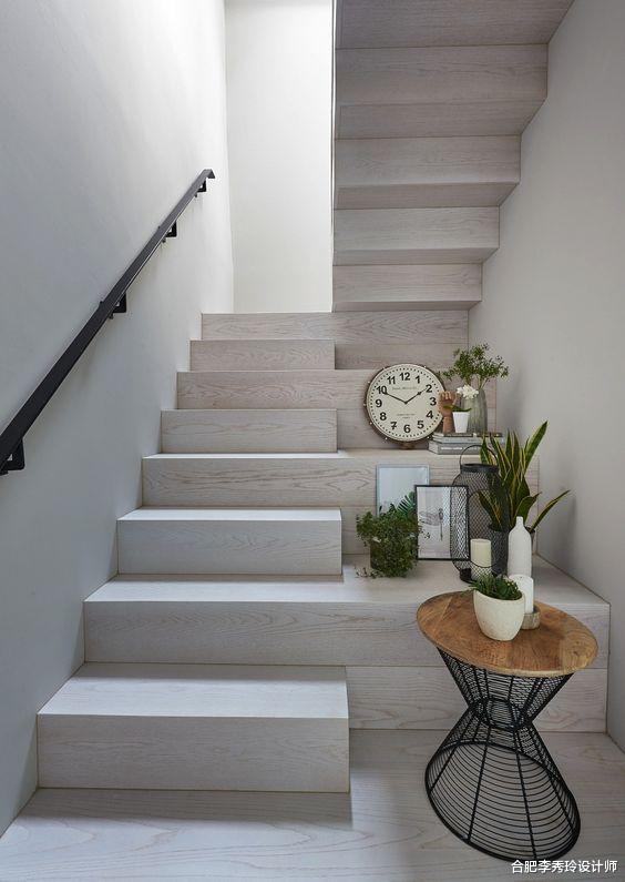 ：这不瞎装吗！楼梯入口踏步全部延长到墙，浪费下方空间，有啥用？
