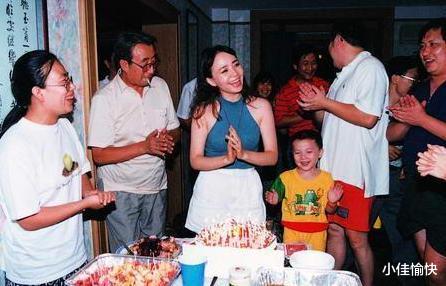 宋丹丹|离婚后想要自杀,突然来电:你先别死了,先到我家来擦地吧