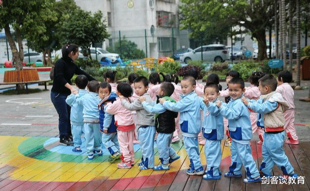 高校■市教委公布开学顺序，毕业生笑了，其他年级“神兽”家长哭了