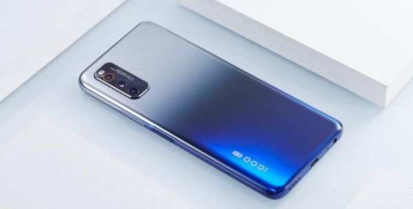 [华为荣耀]荣耀30迎来劲敌，骁龙865+44W闪充，价格还便宜300