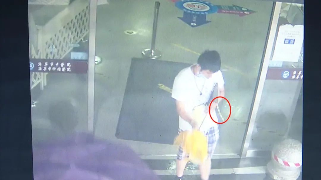 海宁日报|陪母亲看病，海宁男子丢了价值10多万的手链！去的地方都找遍了，最终…