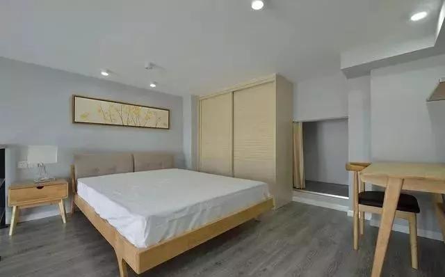 『』35平loft小公寓木地板上墙，烟花般灿烂的吊灯吸引目光！