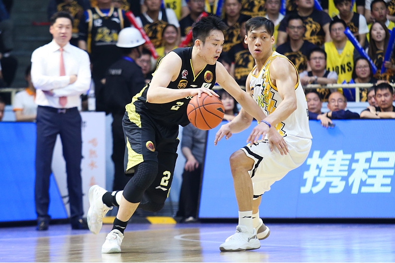 「丁彦雨航」丁彦雨航与山东男篮纠葛终于落下帷幕！一手好牌打烂