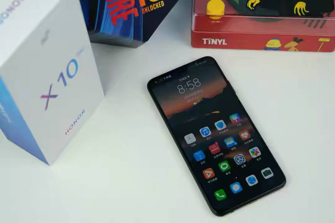 荣耀|为什么上市爆火的荣耀X10Max，如今却卖不动了？原因很现实