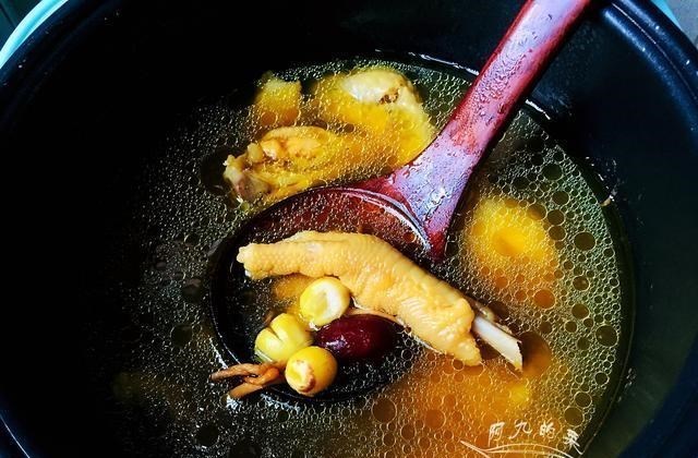 莲子|寒露将至，记得给家人喝这道汤，温和滋补赶走寒凉，安稳度过秋季