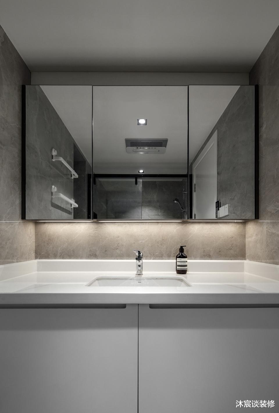 |一家四口挤进76㎡，去掉家具传统摆设，室内宽敞大气，住着很舒适