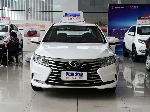 东南a5|东南A5翼舞起售不到5万,配四轮独悬+三菱发动机,直接放弃F3