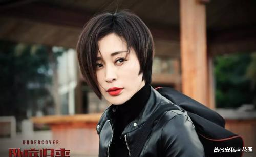 平凡的荣耀|从《三十而已》的阔太到《平凡的荣耀》中的闫总女王气场一点没变