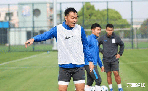 「里皮」比李铁还适合国足，薪水不及里皮四分之一，半年令球队脱胎换骨