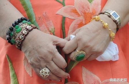 和珅|顶级贪官有多贪？和珅在他面前算小弟，最后带巨额财产去美国养老