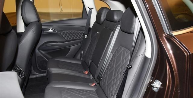 凯迪拉克|宽近2米却被忽视，起步300牛米，配多连杆，两种座椅布局，高品质
