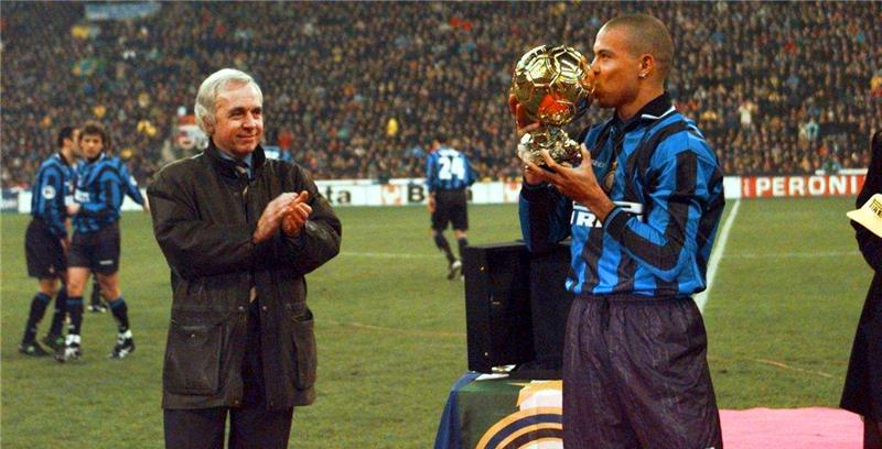 里瓦尔多|生不逢时的金球先生,在大罗阴影下投奔巴萨,转会米兰又遇到卡卡