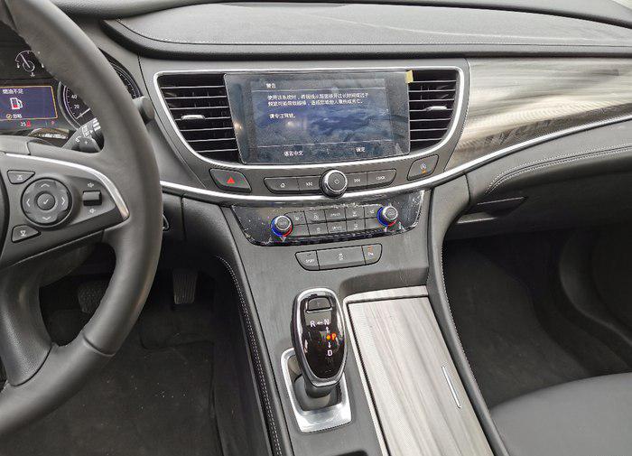 「别克君越」总算花23万拿下别克君越,提车90天,车主:这驾驶感受真没想到