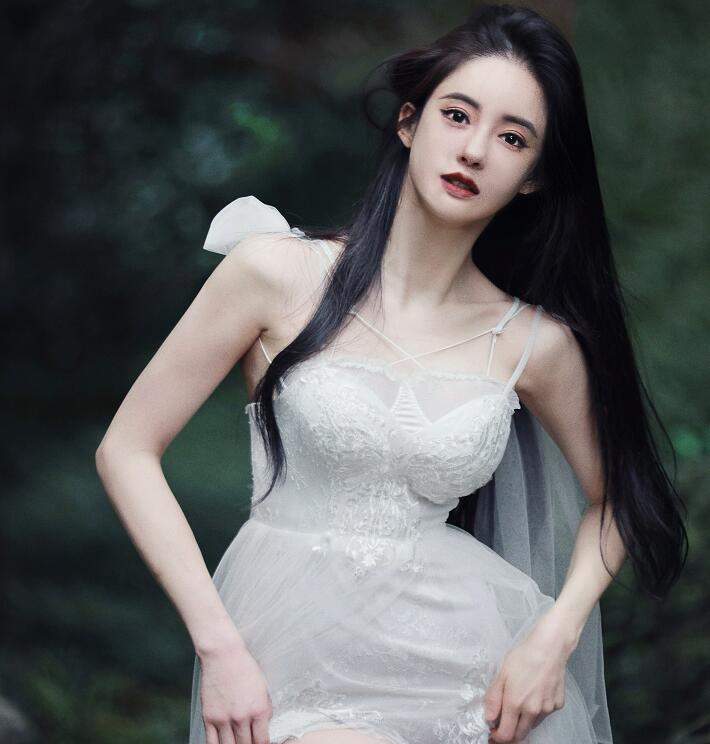 潘南奎|900万网红P图太明显，脖子跟脸一样粗，网友以为她得了甲亢