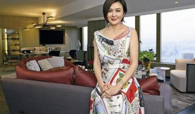 「关之琳」带你看看关之琳的豪宅，在香港维多利亚港旁，一个人住也太孤独了