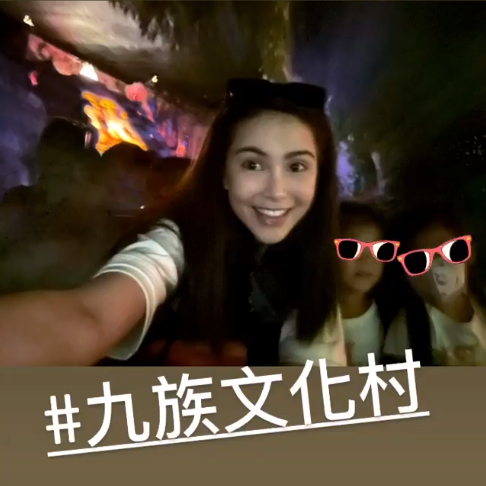 周杰伦|周杰伦晒乘豪华游艇照，跷二郎腿霸气揽娇妻昆凌，画面甜蜜恩爱
